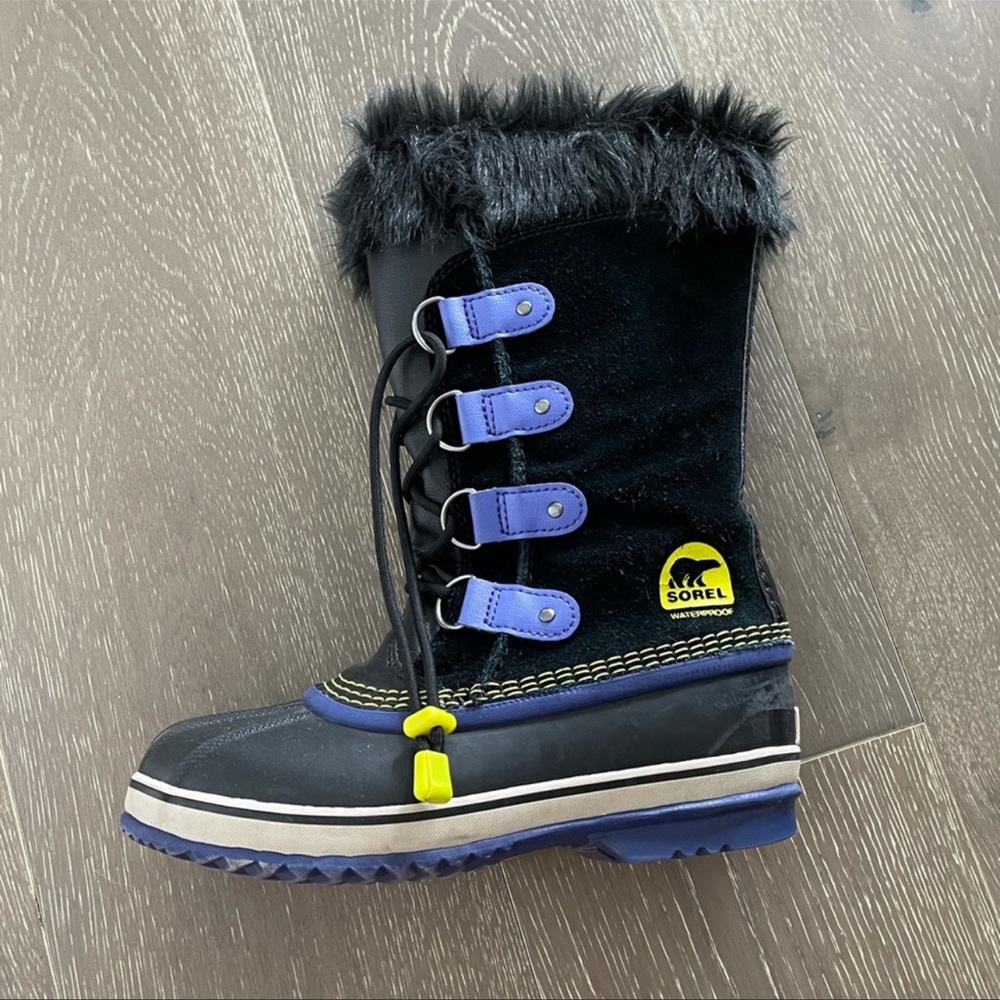Snow Boots - Picture 3 of 4